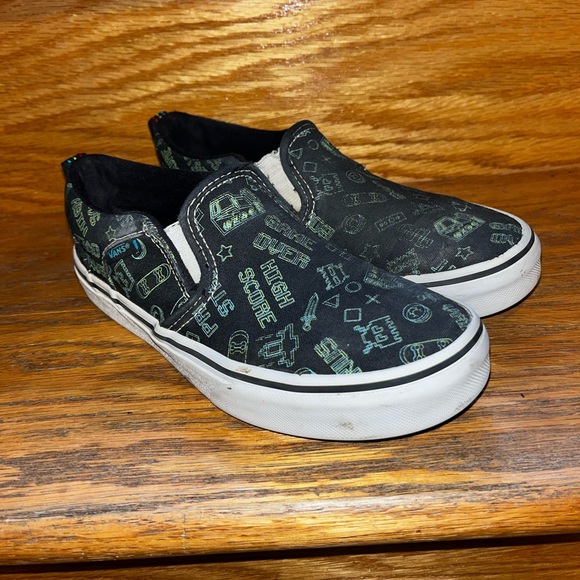 Kids Vans - Picture 2 of 2